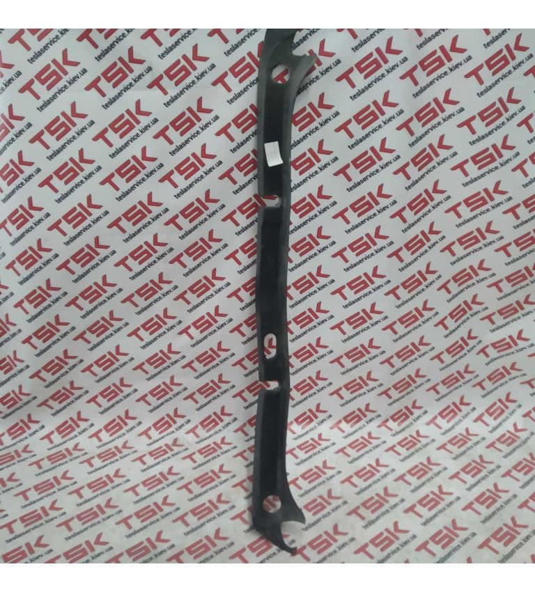 Облицовка проема багажника верхняя, Tesla Model X (OEM 1047885-00-B)