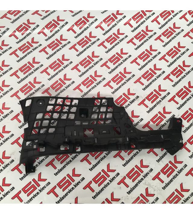 Кронштейн полки багажника, левый, Tesla Model X (OEM 1048065-00-E)