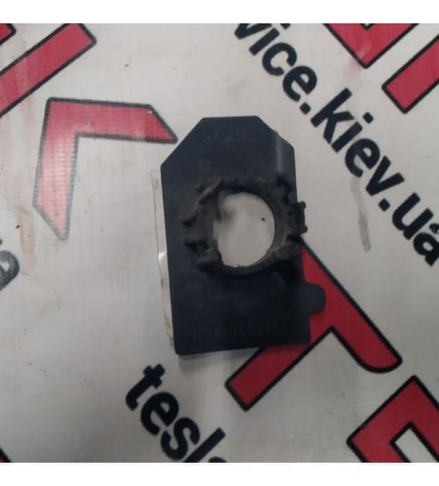 Кронштейн парктроника (1АП) S11, Tesla Model S (OEM 1048526-00-B)