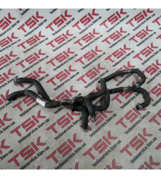 Трубка охлаждения 4WD MS, Tesla Model S (OEM 1049683-00-A)