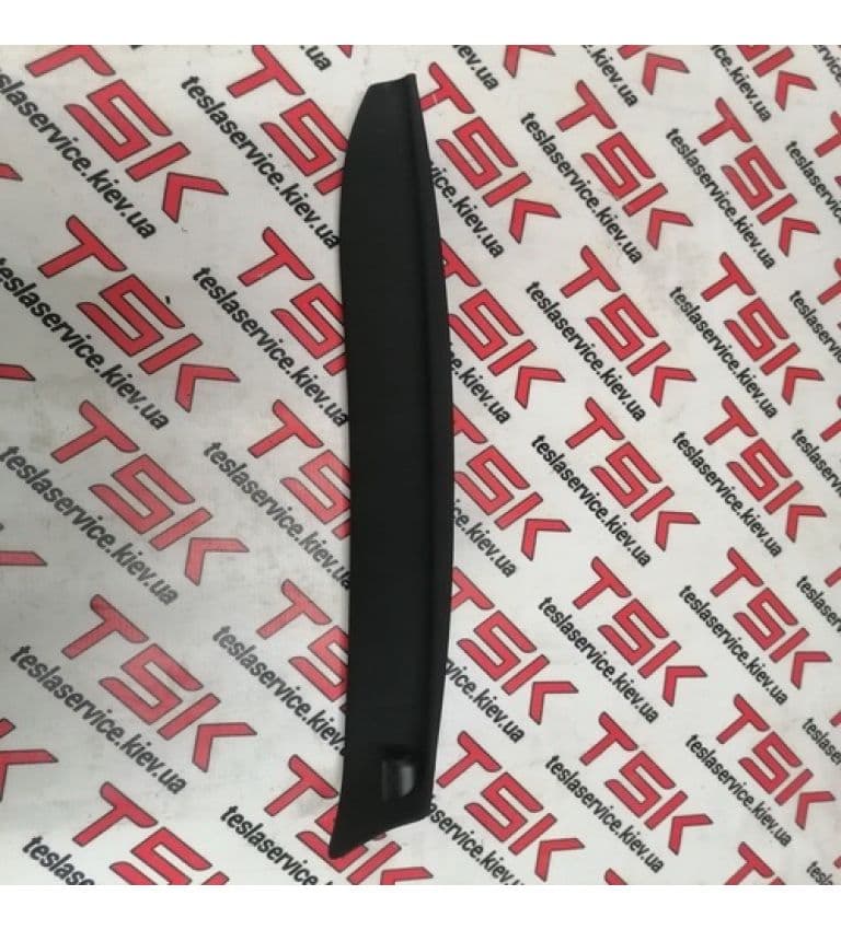 Облицовка козырка солнцезащитный правая (PROV BLACK) (EUR), Tesla Model X (OEM 1050294-02-H)