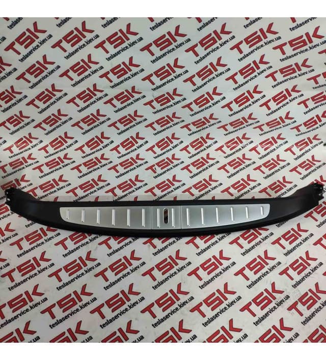 Панель багажного отделения, нижняя CHROME, Tesla Model X (OEM 1050381-00-D)