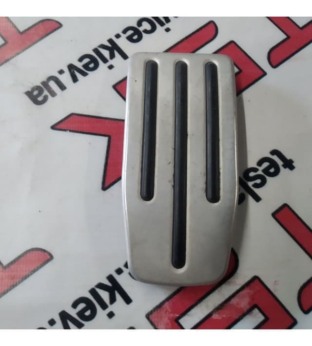 Накладка педали акселератора (алюминевая) {MS_MSR_MX}, Tesla Model S (OEM 1050664-00-A)