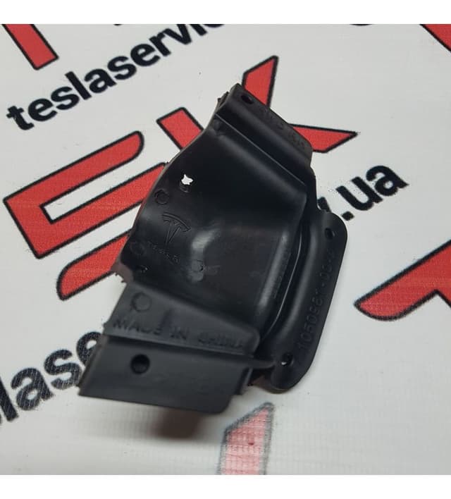 Заглушка парктроника S6, правая, резиновая 2WD, Tesla Model S (OEM 1050981-00-A)