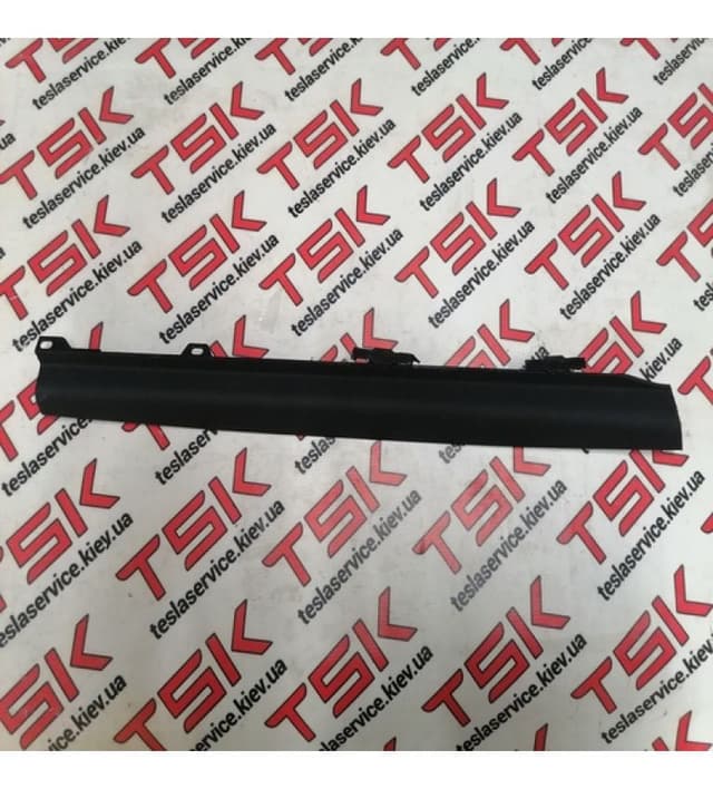 Облицовка двери задней левой средняя PROV BLK, Tesla Model X (OEM 1051547-02-C)