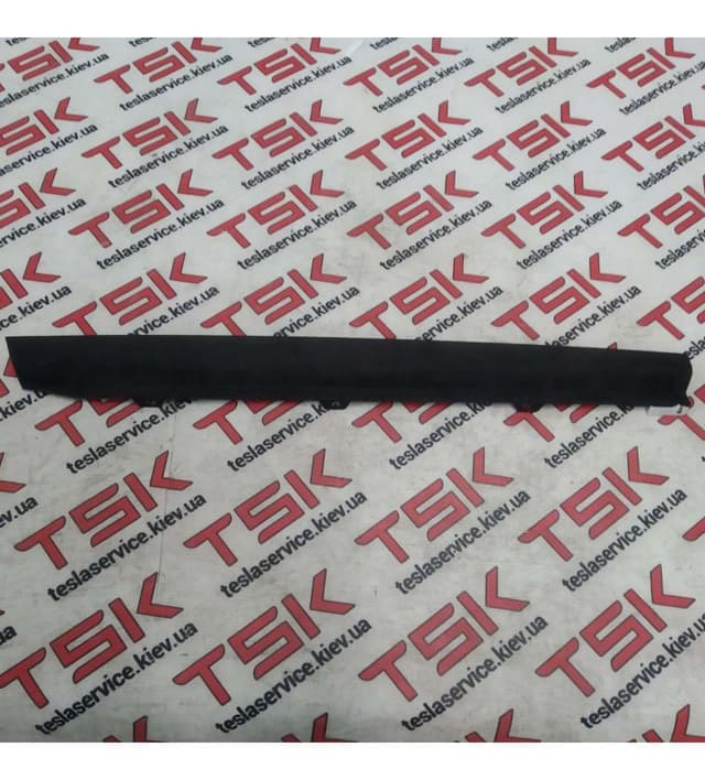 Облицовка двери задней левой средняя ALCAN BLK, Tesla Model X (OEM 1051547-04-C)