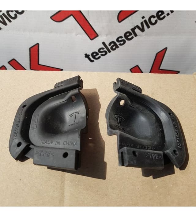 Заглушка парктроника S1 левая резиновая 4WD {MS_MSR}, Tesla Model S (OEM 1051652-00-A)