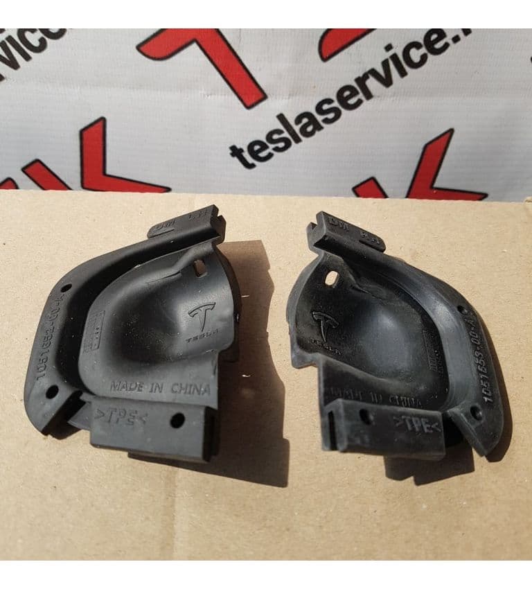 Заглушка парктроника S1 левая резиновая 4WD {MS_MSR}, Tesla Model S (OEM 1051652-00-A)