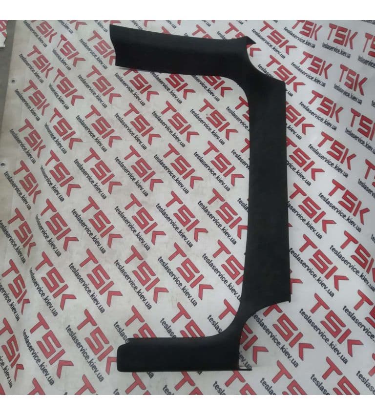 Облицовка нижняя задней правой двери (ALCAN BLK), Tesla Model X (OEM 1052334-04-G)