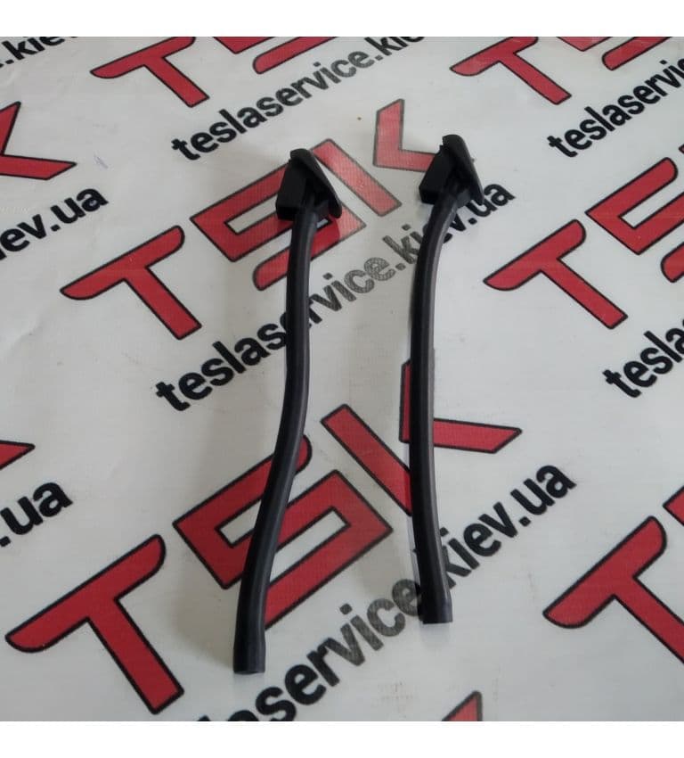 Форсунка стеклоомывателя {MS_MSR}, Tesla Model S (OEM 1052887-00-C)