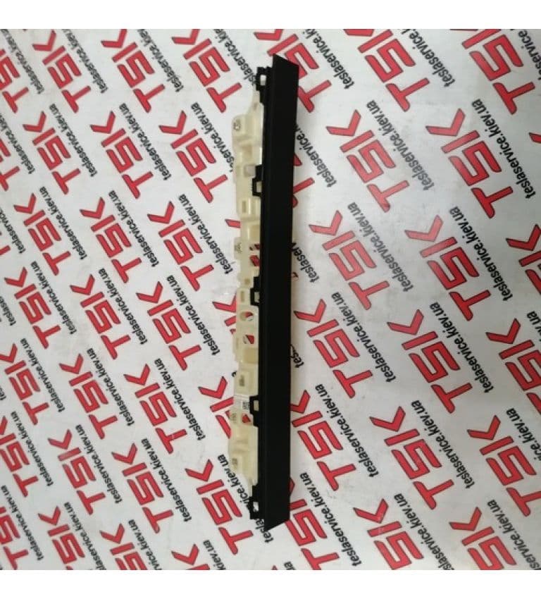 Панель проёма задней левой двери средняя (PRV BLK), Tesla Model X (OEM 1055049-02-E)