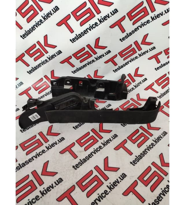 Панель проёма задней левой двери (ALCN BLK), Tesla Model X (OEM 1055050-04-J)