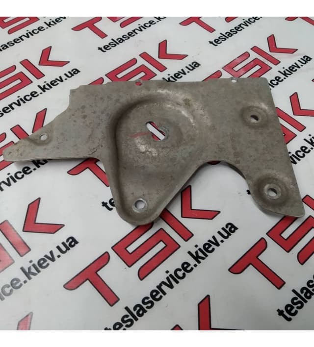 Пластина зашитная подрамника заднего левая {MS_MSR}, Tesla Model S (OEM 1055766-00-B)