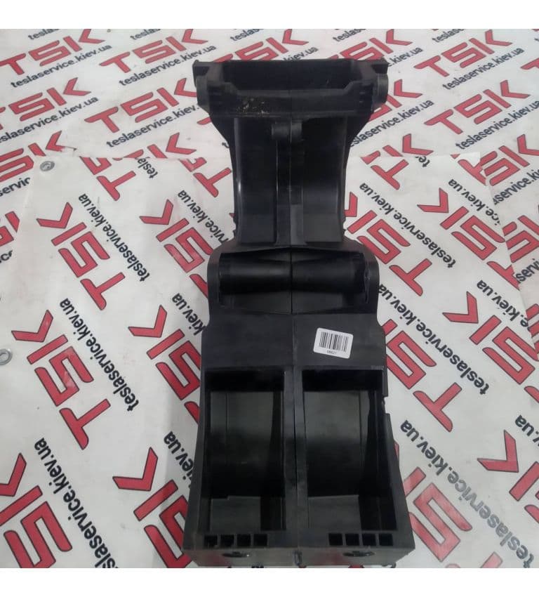 Кронштейн консоли {MS_MSR_MX}, Tesla Model X (OEM 1057331-00-E)