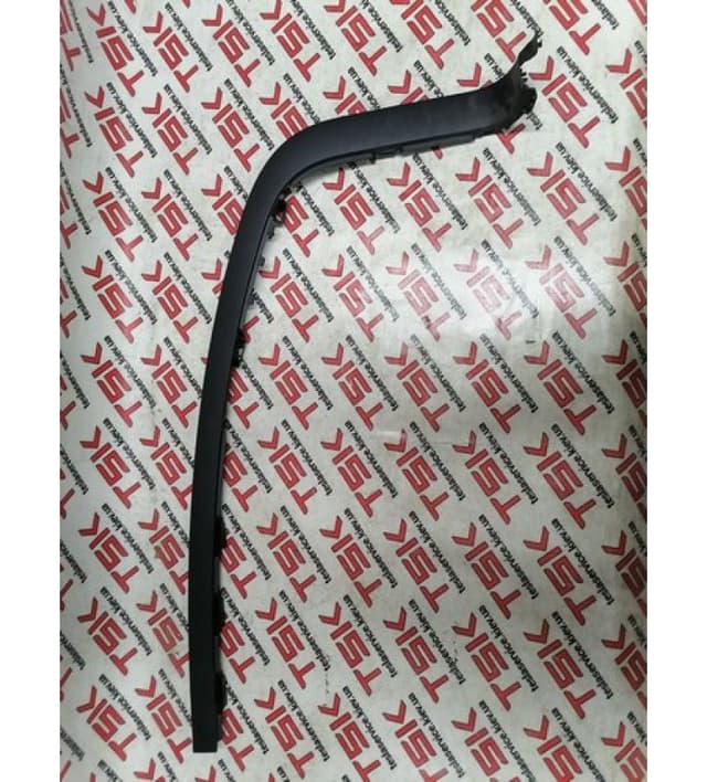 Накладка дверного проёма заднего левого, передняя MX, Tesla Model X (OEM 1060054-00-H)