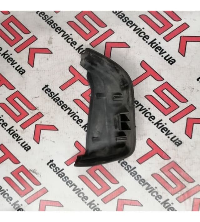 Крышка гнезда активного спойлера, левая, Tesla Model X (OEM 1060446-00-A)