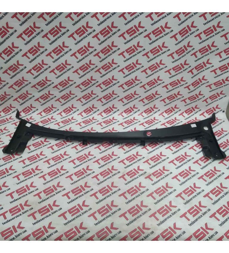 Панель щёток стеклоочистителя пластиковая, Tesla Model S (OEM 1060509-00-C)