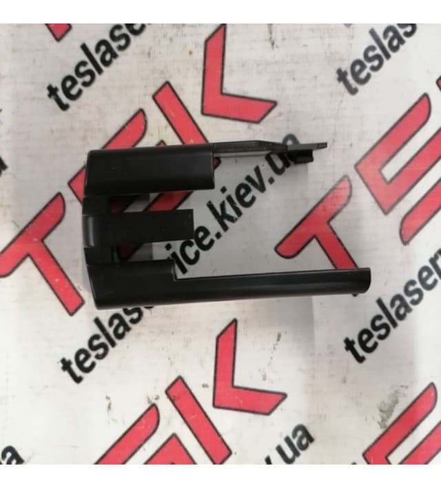 Облицовка салазок силения пассажира, Tesla Model X (OEM 1061591-00-B)