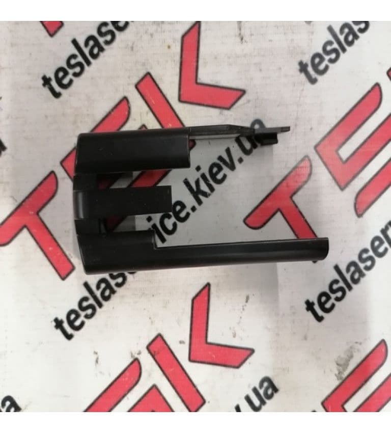 Облицовка салазок силения пассажира, Tesla Model X (OEM 1061591-00-B)