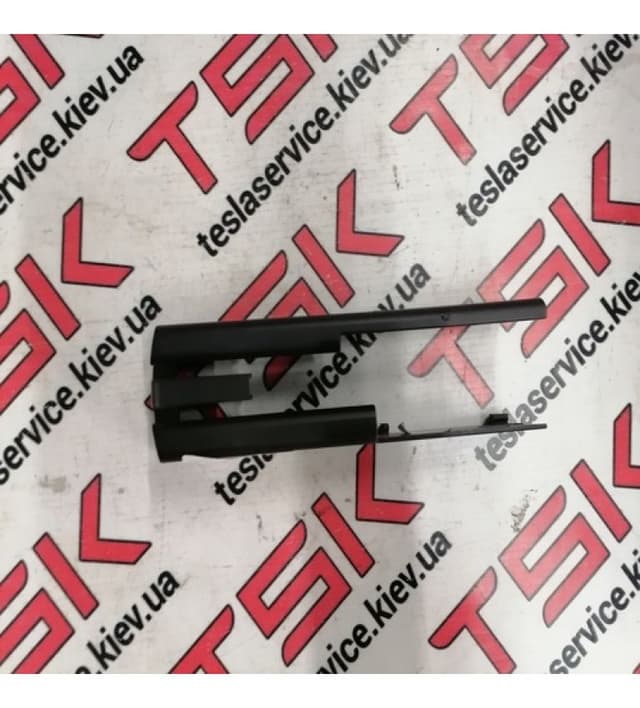 Накладка салазок сидения, Tesla Model X (OEM 1061613-00-B)