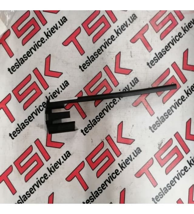 Кронштейн крепления переднего сидения, Tesla Model X (OEM 1062359-00-E)