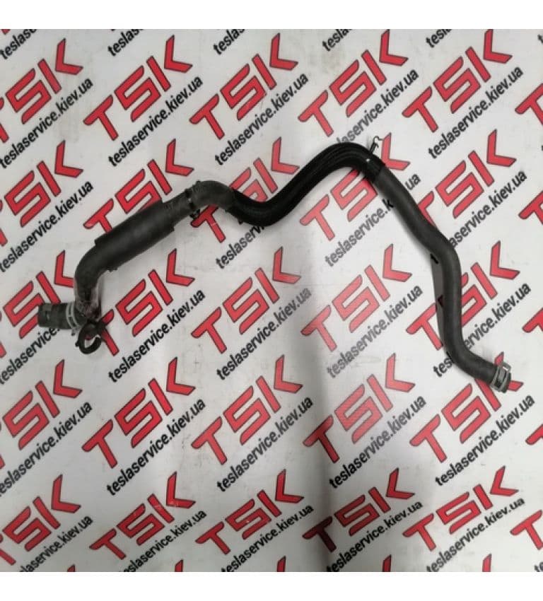 Трубка охлаждения MS (> 2016), Tesla Model S (OEM 1065815-00-C)