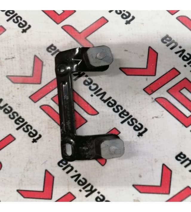 Кронштейн компрессора кондиционера боковой, Tesla Model S (OEM 1071453-00-B)