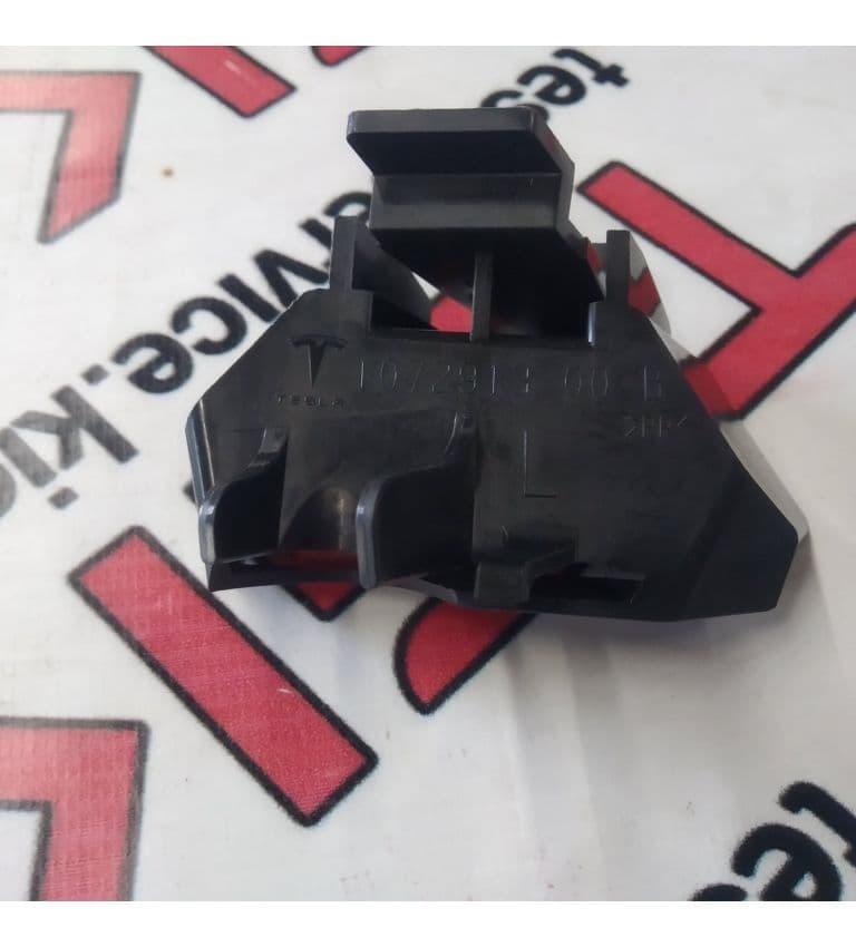 Направляющая бампера переднего, нижняя левая, Tesla Model S (OEM 1072913-00-B)