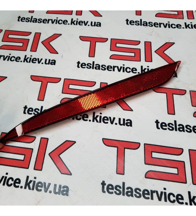 Отражатель заднего бампера левый, Tesla Model S (OEM 1077406-00-F)