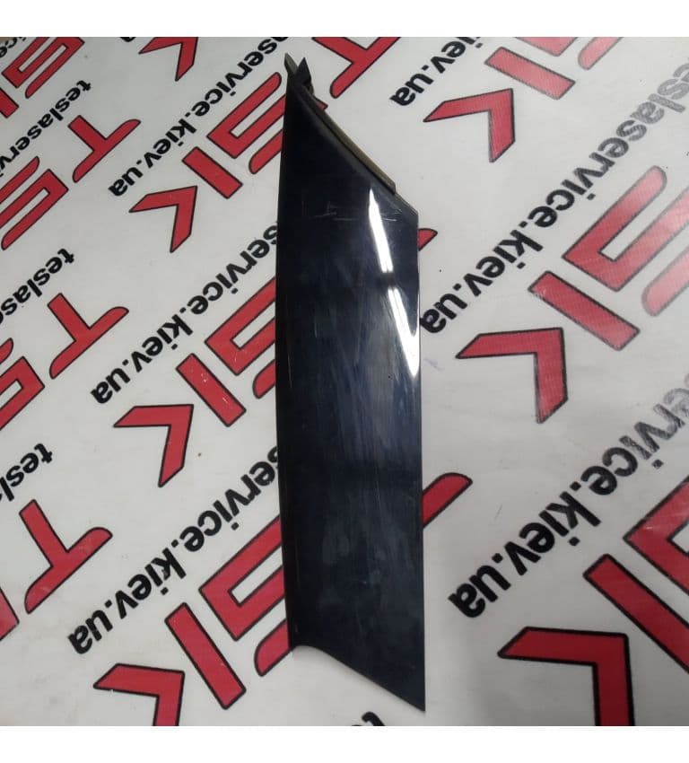 Накладка люверса верхняя левая (BLACK), Tesla Model S (OEM 1079634-00-A)