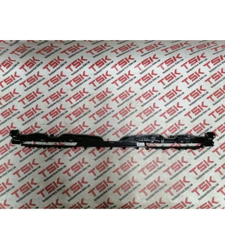 Крышка подушки безопасности коленей водителя, Tesla Model S (OEM 1083345-00-E)