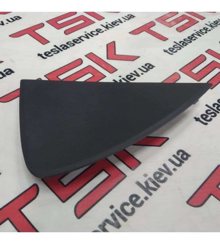 Накладка боковая инструментальной панели правая, Tesla Model S (OEM 1083362-00-D)