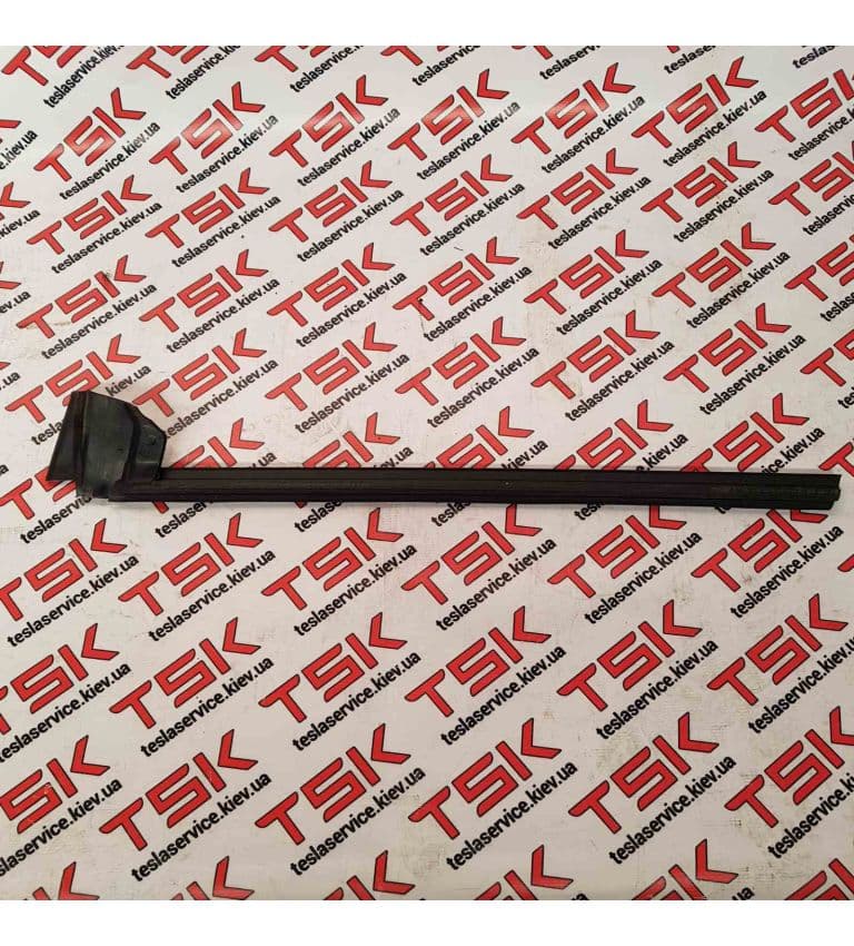 Уплотнитель внутренний стекла двери передней правой, Tesla Model S (OEM 1090496-00-E)