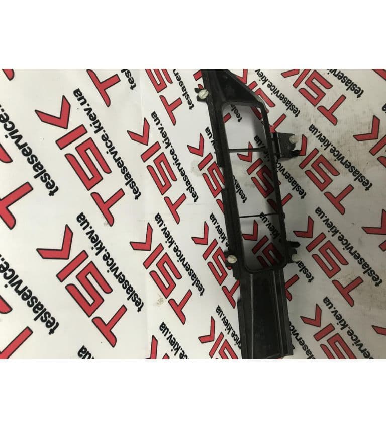 Крышка верхняя воздухозаборника кабины, Tesla Model S (OEM 1090857-00-C)