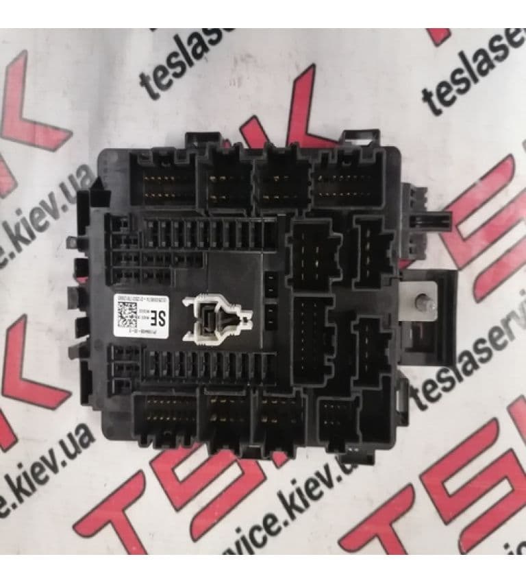 Блок предохранителей передний EFUSE, Tesla Model S (OEM 1094409-00-E)