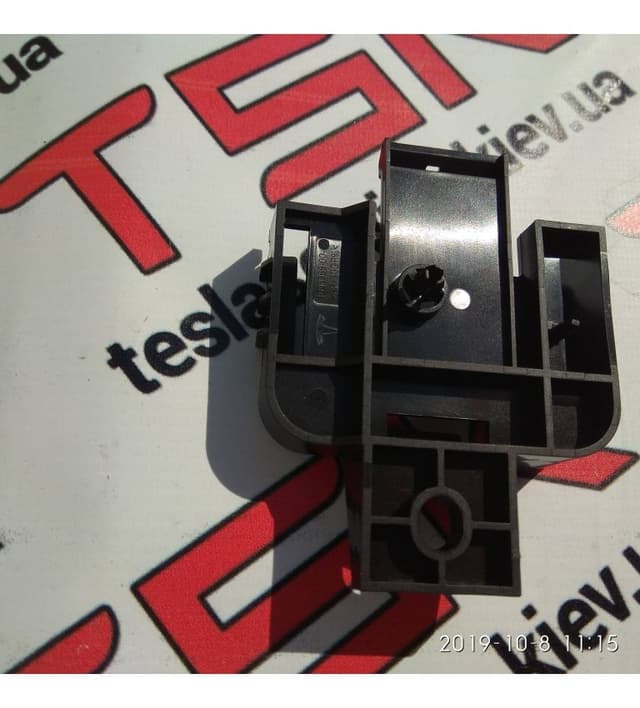 Кронштейн модуля HOMELINK V {M3/MSR2}, Tesla Model Y (OEM 1098355-00-B)