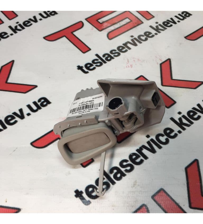 Крюк для вешалки одежды правый, Tesla Model S (OEM 1099161-00-J)