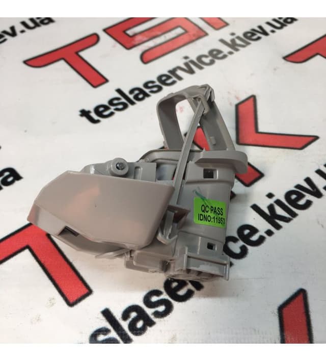Крюк для вешалки одежды левый, Tesla Model S (OEM 1099162-00-J)