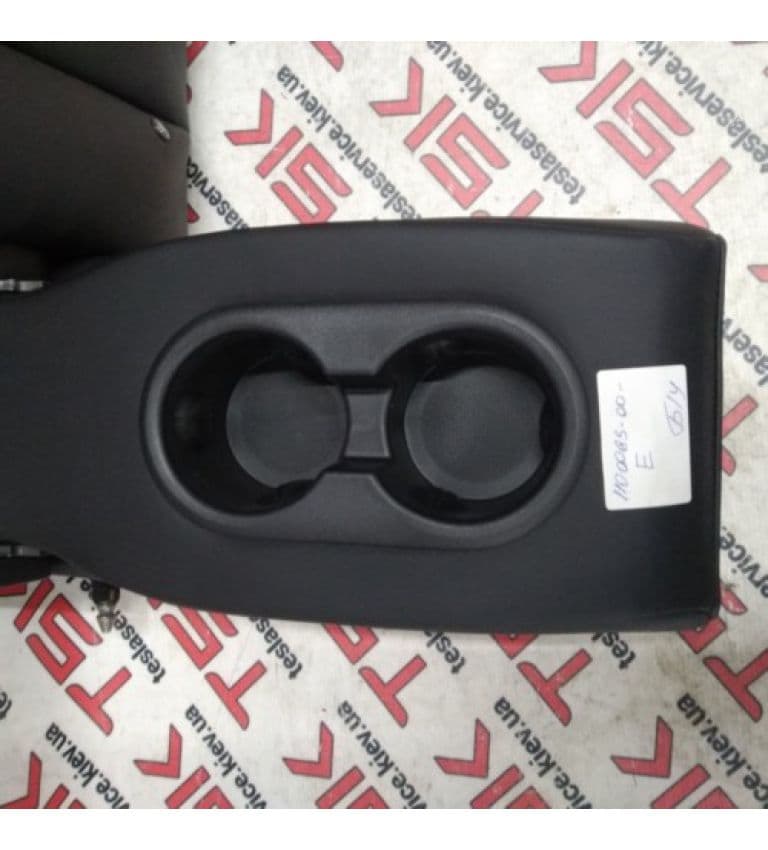 Подстаканник сидений 2-го ряда, Tesla Model S (OEM 1100063-00-E)
