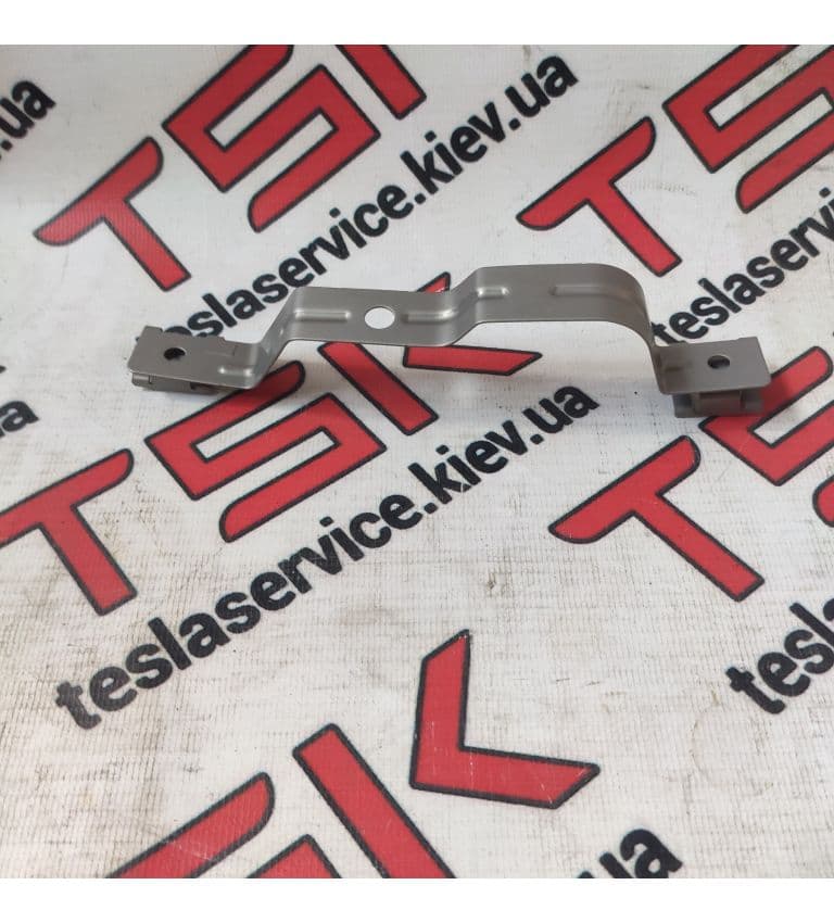 Кронштейн подкрылка переднего левого, Tesla Model S (OEM 1104540-00-B)