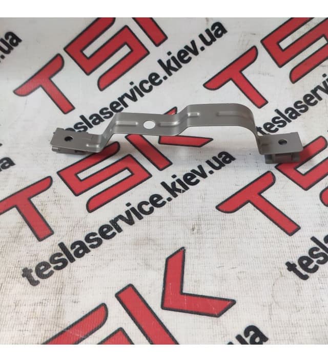 Кронштейн подкрылка переднего левого, Tesla Model S (OEM 1104540-00-B)