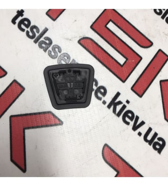 Заглушка задней двери, Tesla Model 3 (OEM 1105171-00-D)