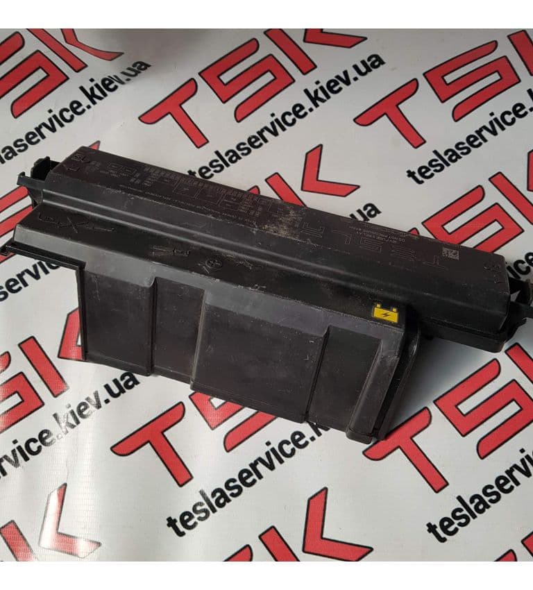 Крышка блока предохранителей, Tesla Model X (OEM 1119059-02-A)