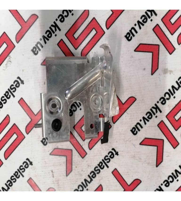 Кронштейн вентилятора охлаждения отсека электроники, Tesla Model S (OEM 1126940-00-D)
