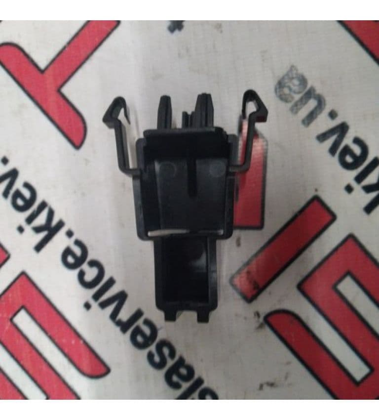 Клипса крепления бокса подкапотного, Tesla Model S (OEM 1131205-00-C)