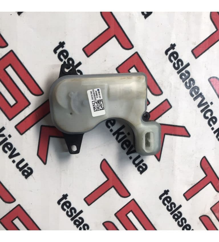 Привод клапана расширительного бачка, Tesla Model S (OEM 1133873-00-C)