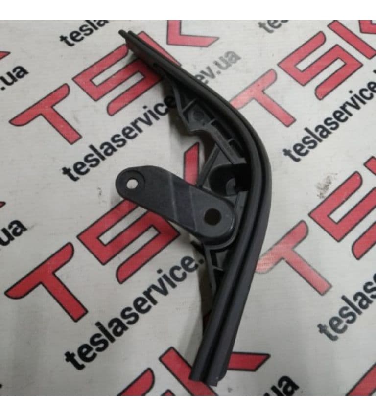 REAR DOOR NVH SEAL,LWR,RH, M4, Tesla Model X (OEM 1473350-00-B)