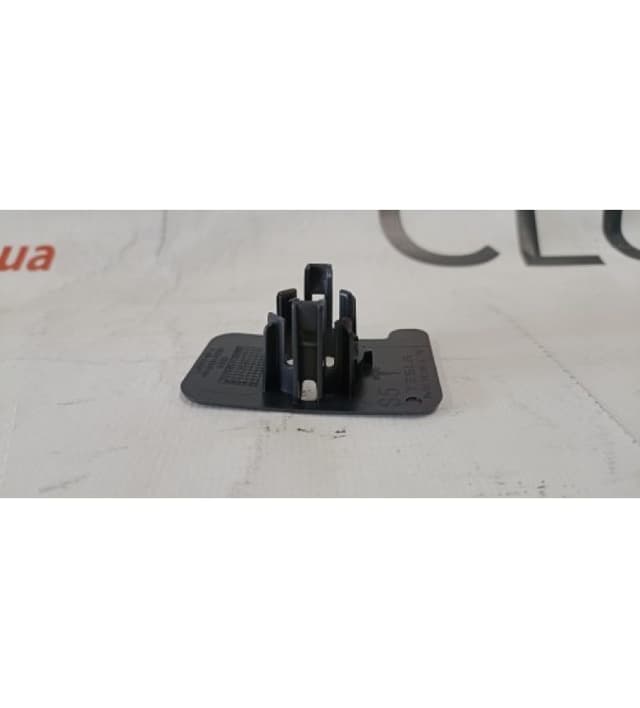 Кронштейн парктроника переднего бампера S5, Tesla Model Y (OEM 1493757-00-A)