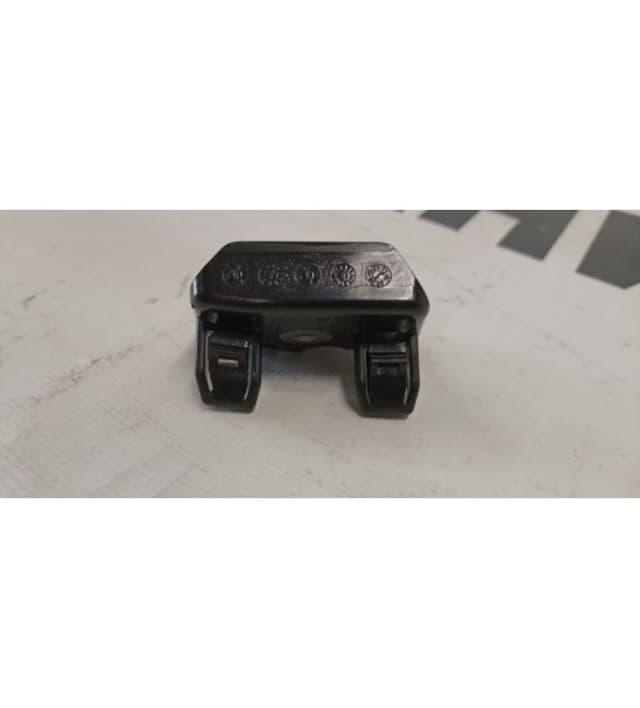 Кронштейн крыла переднего LH, Tesla Model Y (OEM 1493772-00-B)