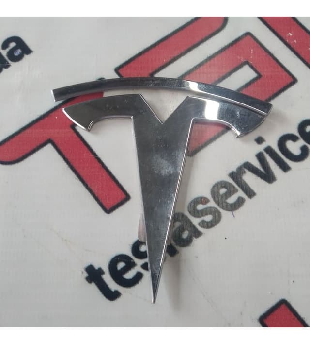 Эмблема "Т" крышки багажника, Tesla Model S (OEM 1494950-00-A)